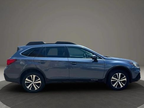 Used 2018 Subaru Outback 3.6R Limited AWD/4WD image 6