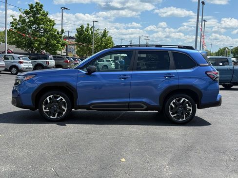 Used 2025 Subaru Forester Limited AWD/4WD image 2