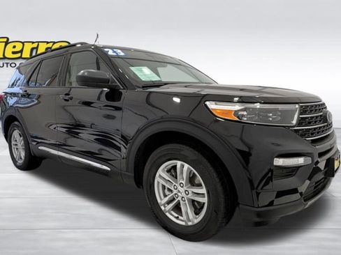 Used 2023 Ford Explorer XLT w/ Equipment Group 202A image 6