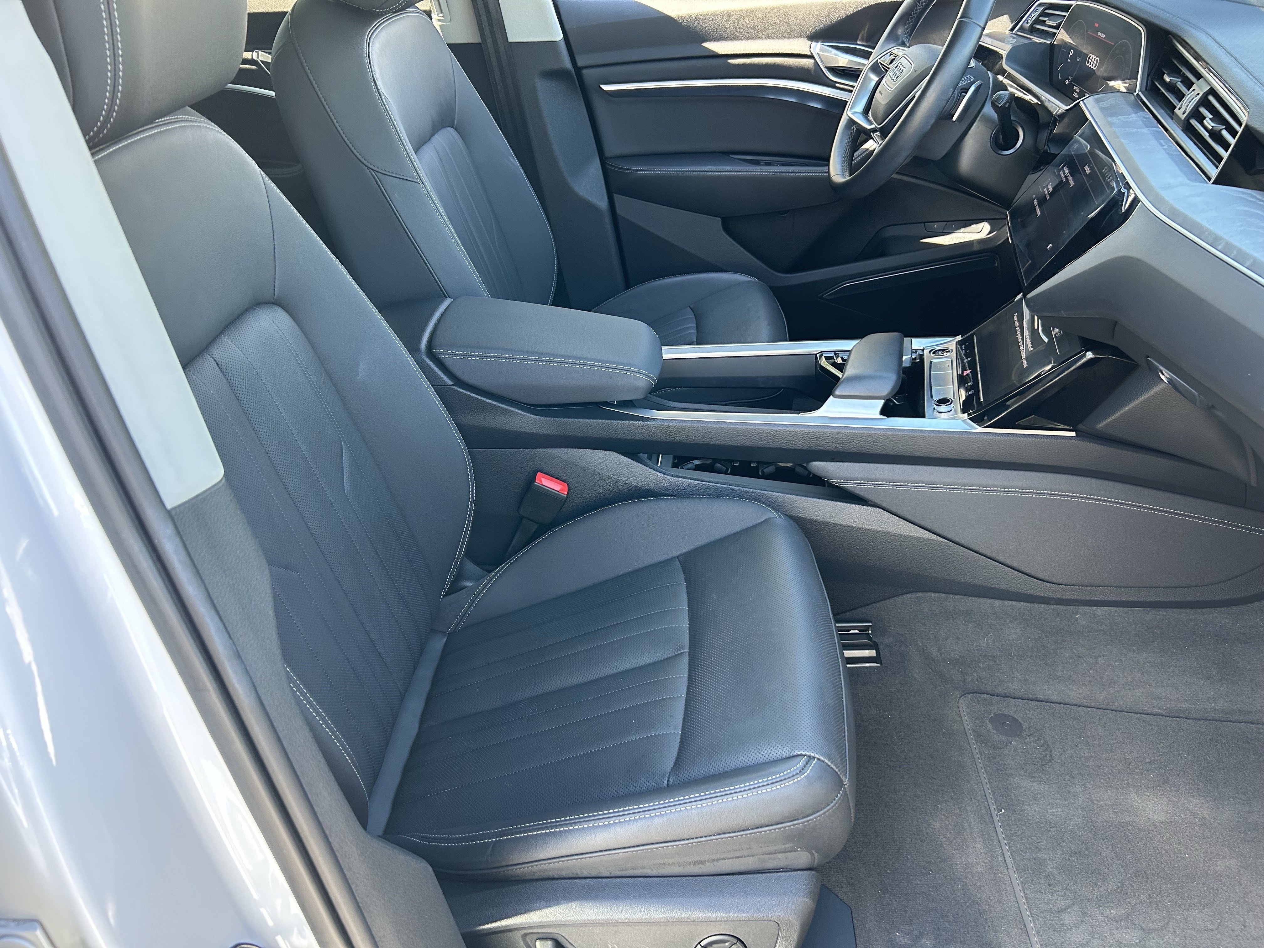 Used 2024 Audi Q8 e-tron Premium Plus w/ Premium Plus Package AWD/4WD image 9