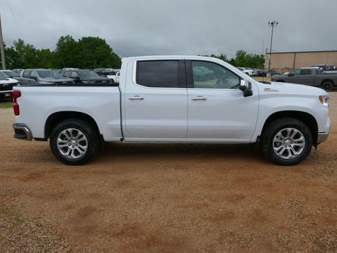 New 2026 Chevrolet Silverado 1500 LTZ w/ LTZ Premium Package AWD/4WD image 3