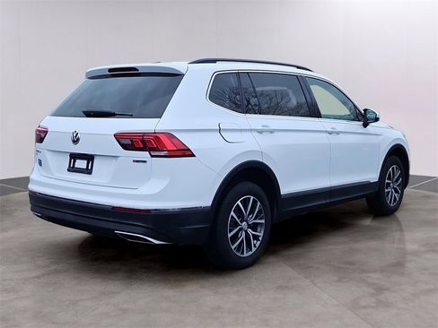 Certified 2020 Volkswagen Tiguan SE w/ Panoramic Sunroof Package image 4