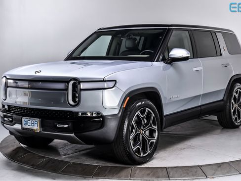 Used 2024 Rivian R1S Adventure image 2