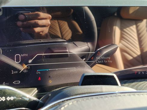 New 2025 Cadillac Escalade IQ Luxury 2 image 17