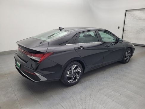 Used 2025 Hyundai Elantra SEL FWD image 10