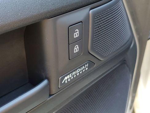 New 2026 Land Rover Defender 110 AWD/4WD image 14