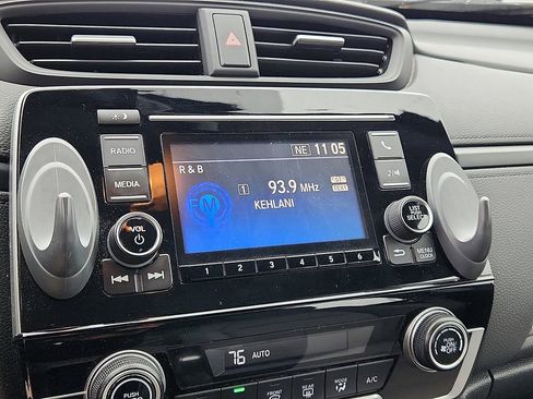 Used 2017 Honda CR-V LX image 10