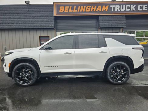 Used 2024 Chevrolet Traverse RS AWD/4WD image 2