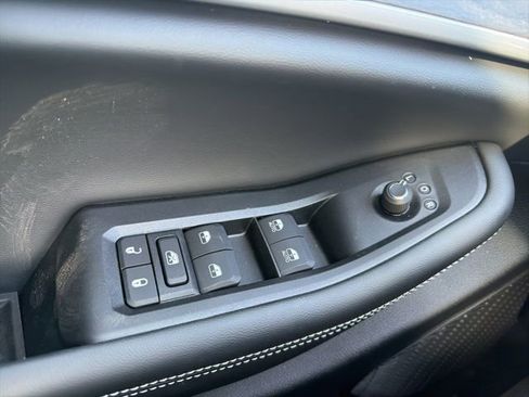 New 2026 Jeep Grand Cherokee Altitude image 19