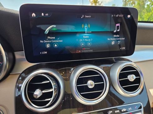 Used 2022 Mercedes-Benz GLC 300 image 23