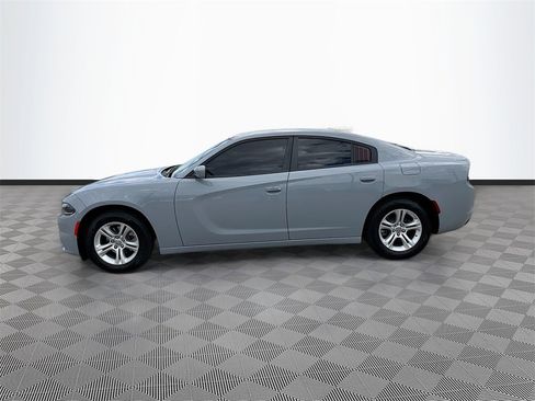 Used 2022 Dodge Charger SXT w/ Cold Weather Package image 4