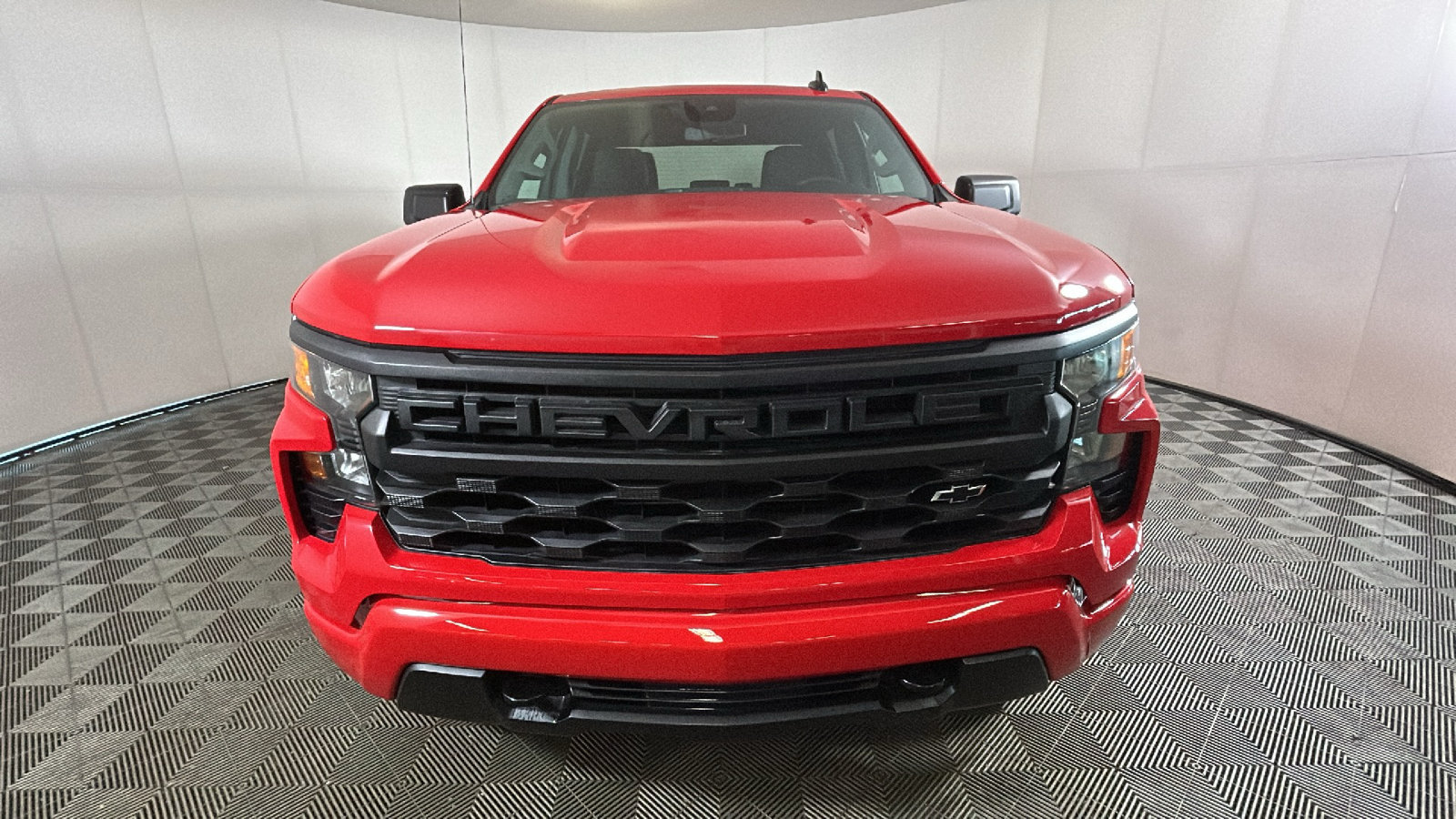 Used 2026 Chevrolet Silverado 1500 Custom w/ Turbomax Blackout Package RWD image 9