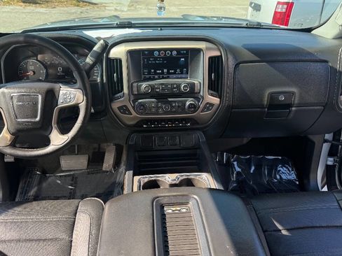 Used 2018 GMC Sierra 1500 Denali image 14