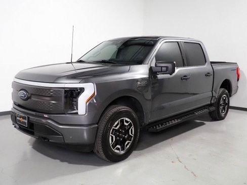 Used 2023 Ford F150 Lightning XLT image 9