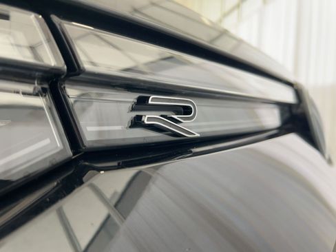 New 2026 Volkswagen Tiguan SE R-Line image 36