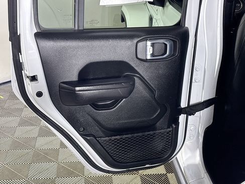 Used 2021 Jeep Gladiator Mojave AWD/4WD image 18