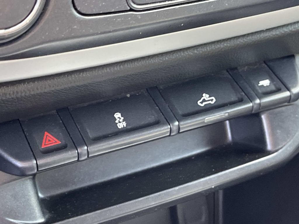 Used 2018 Chevrolet Colorado LT RWD image 23