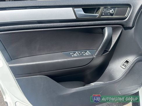 Used 2013 Volkswagen Touareg Sport AWD/4WD image 21
