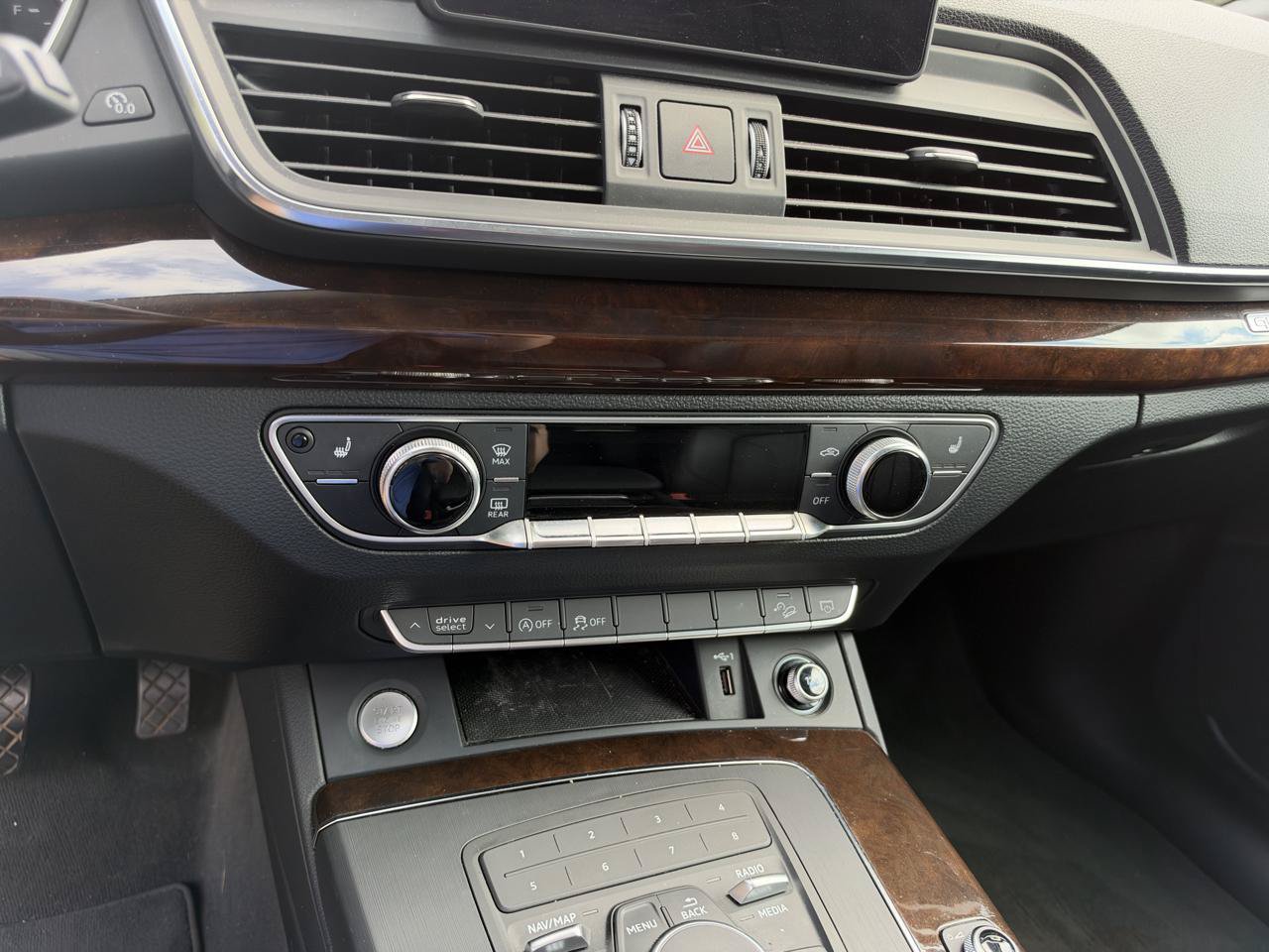 Used 2019 Audi Q5 2.0T Premium w/ Convenience Package AWD/4WD image 34