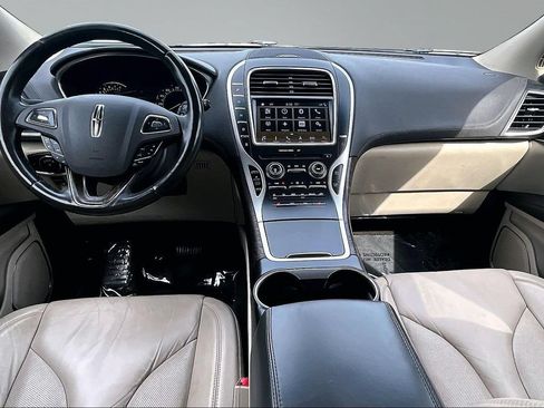 Used 2016 Lincoln MKX Select w/ Select Plus Package AWD/4WD image 18