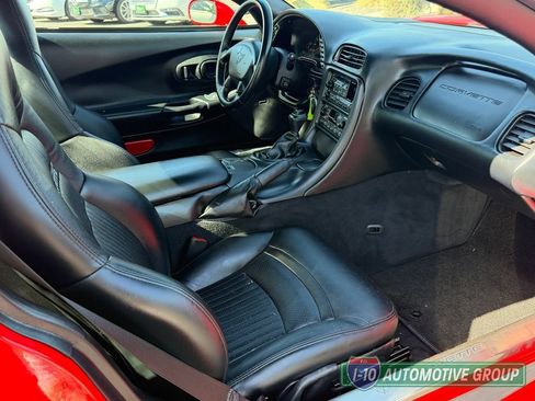 Used 2003 Chevrolet Corvette Coupe w/ Preferred Equipment Group RWD image 22