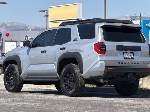 Used 2025 Toyota 4Runner TRD Off-Road AWD/4WD image 7