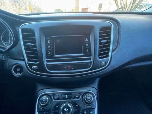 Used 2015 Chrysler 200 Limited image 31