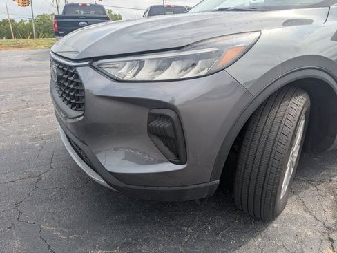 Certified 2025 Ford Escape Active w/ Cold Weather Package FWD image 5