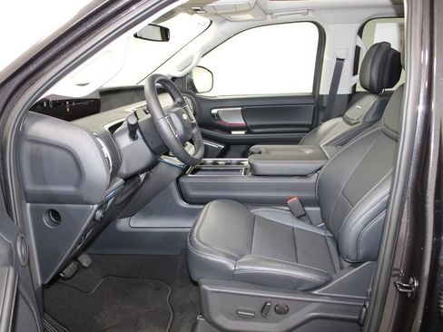 New 2026 Ford Expedition Platinum image 22