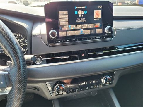 Used 2022 Mitsubishi Outlander SE image 24