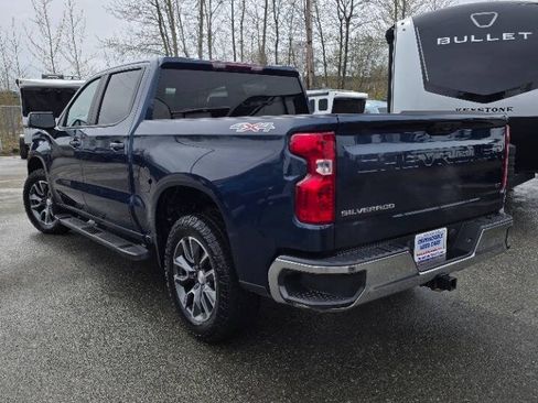 Used 2022 Chevrolet Silverado 1500 LT AWD/4WD image 6