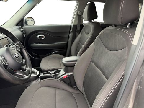 Used 2017 Kia Soul image 9