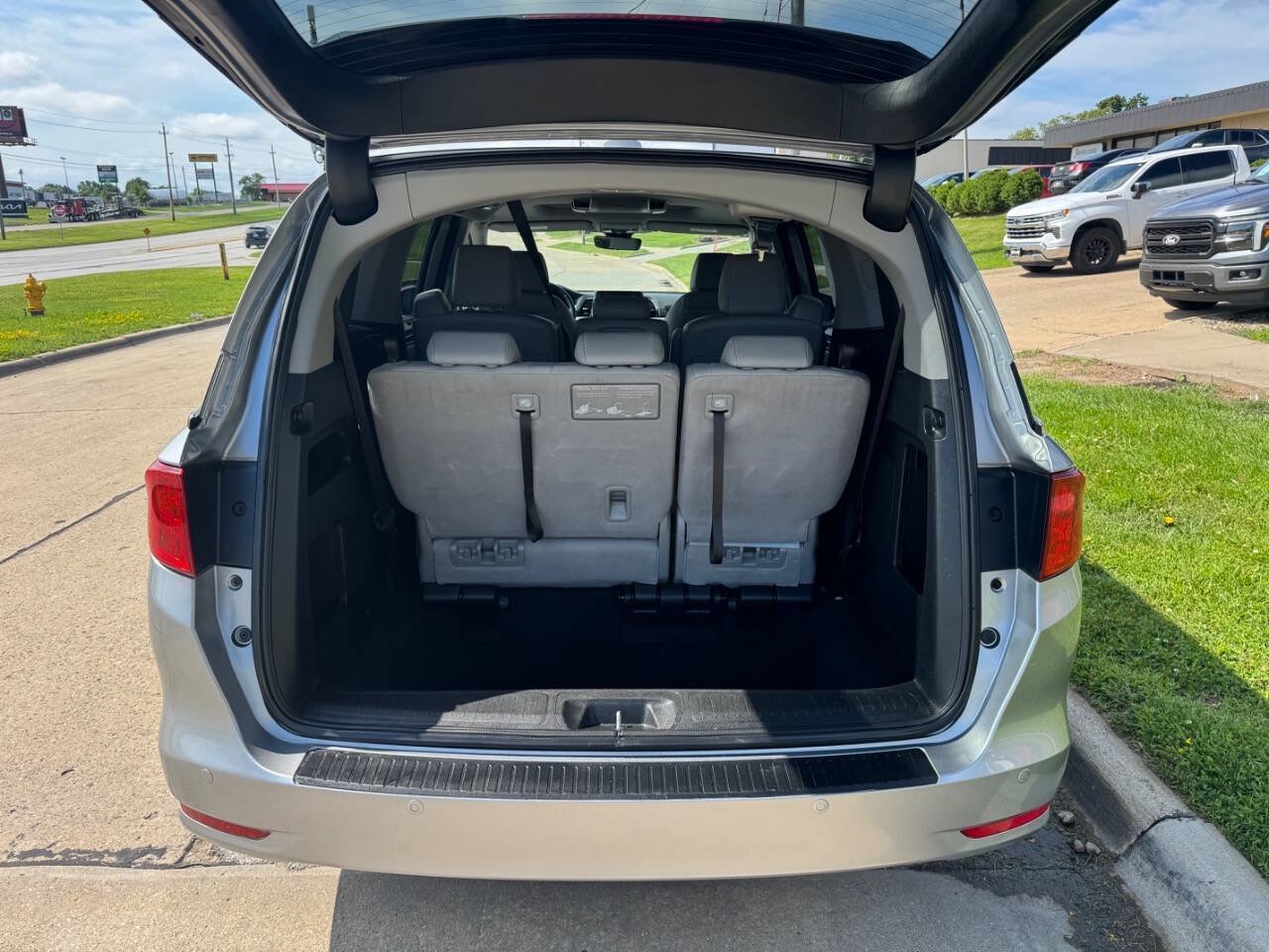 Used 2023 Honda Odyssey Touring image 10