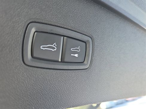Used 2025 Porsche Cayenne image 18