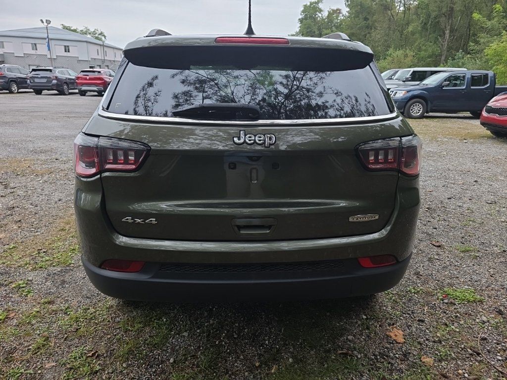 Used 2019 Jeep Compass Latitude w/ Cold Weather Group AWD/4WD image 7