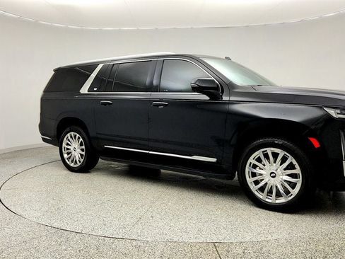 Used 2021 Cadillac Escalade ESV Premium Luxury w/ Performance Package AWD/4WD image 3