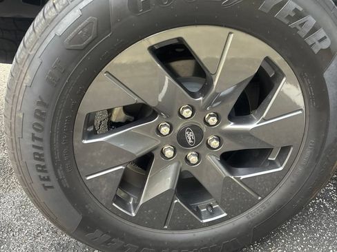 Used 2025 Ford F150 Lightning Flash AWD/4WD image 17