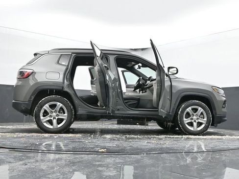 Used 2024 Jeep Compass Latitude image 72