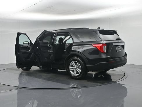 Used 2024 Ford Explorer XLT RWD image 31