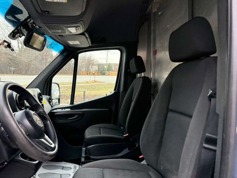 Used 2019 Mercedes-Benz Sprinter 170 image 19