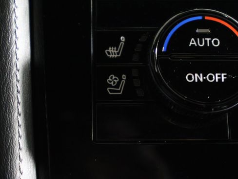 Used 2024 Nissan Armada Platinum w/ Captain's Chairs Package image 48