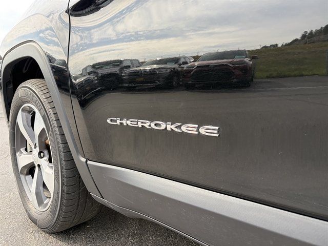 Used 2019 Jeep Cherokee Limited AWD/4WD image 53