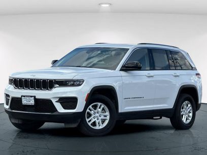 Certified 2023 Jeep Grand Cherokee Laredo w/ Luxury Tech Group I