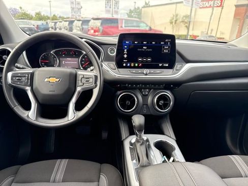 Used 2025 Chevrolet Blazer LT AWD/4WD image 12