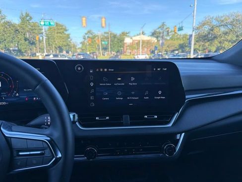 Used 2026 Chevrolet Equinox LT w/ LPO, Floor Liner Package FWD image 14