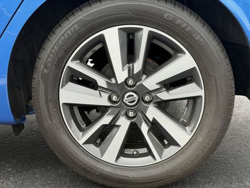 Used 2021 Nissan Versa SV FWD image 19
