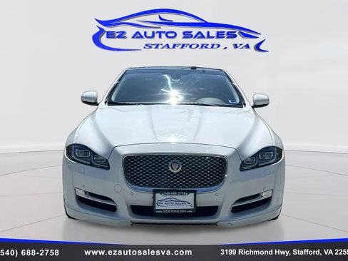 Used 2017 Jaguar XJ R-Sport AWD/4WD image 2