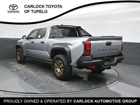 Used 2025 Toyota Tacoma Trailhunter image 10