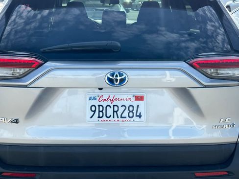 Used 2022 Toyota RAV4 LE AWD/4WD image 19