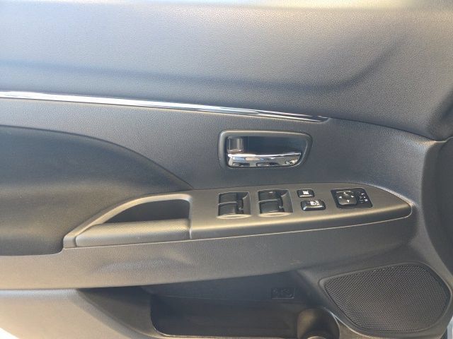 Used 2025 Mitsubishi Outlander Sport ES AWD/4WD image 11